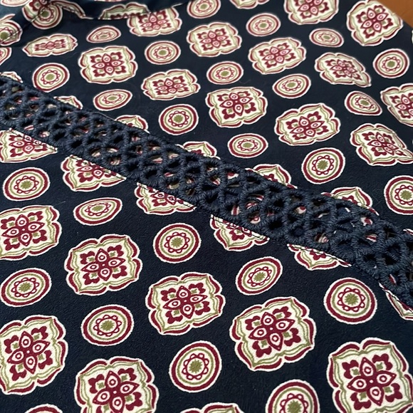 Banana Republic Blouse - Picture 4 of 6